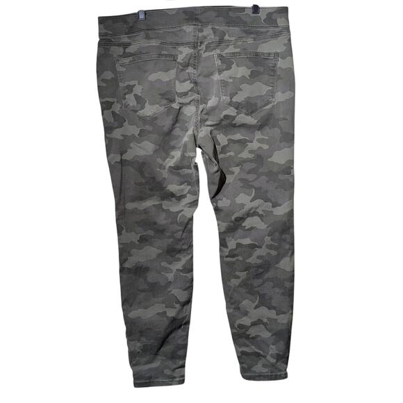 Sonoma Goods for Life Olive Camo Pull On Cotton Stretch Pant Women's Size 16W - Picture 2 of 11